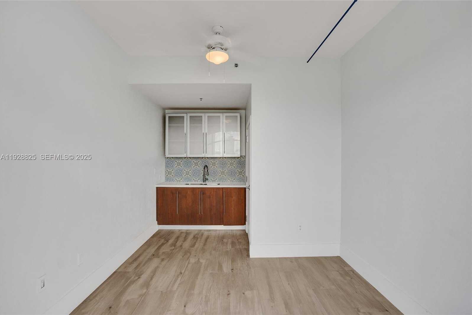 Small Image of 848 BRICKELL KEY DR #3206, Miami Number 52