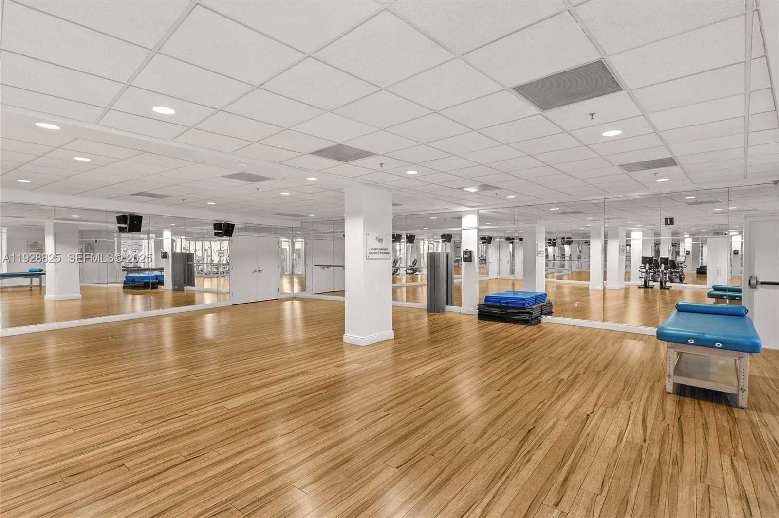 Small Image of 848 BRICKELL KEY DR #3206, Miami Number 76