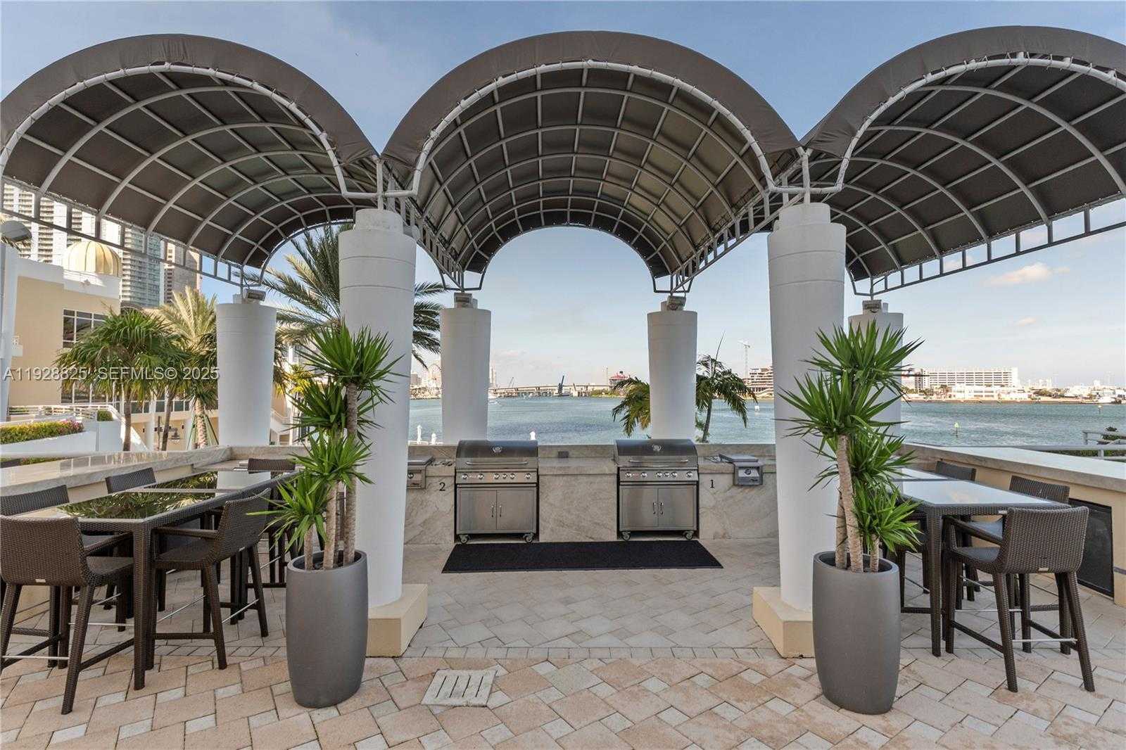 Small Image of 848 BRICKELL KEY DR #3206, Miami Number 87