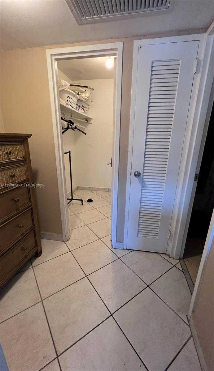 Small Image of 5161 COLLINS AVE #1701, Miami Beach Number 12