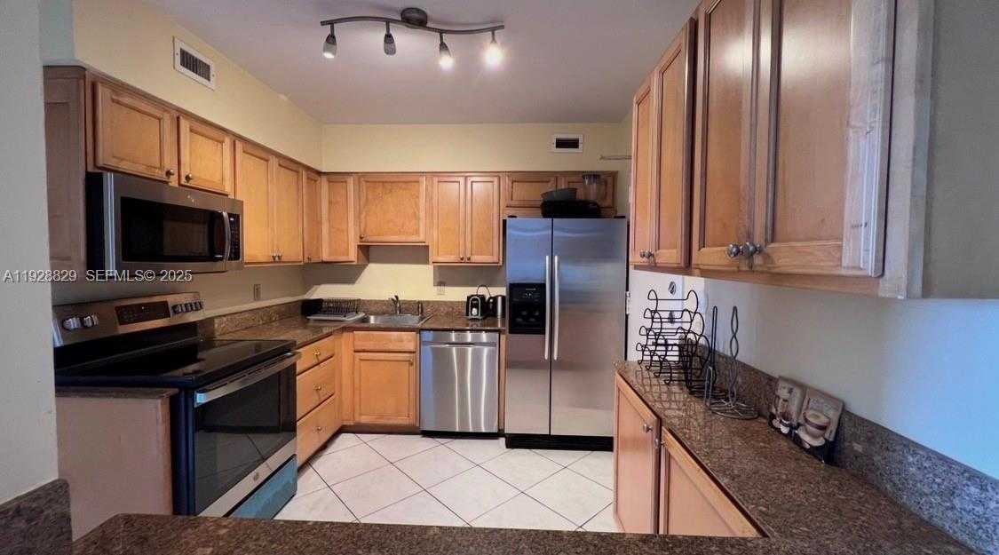 Small Image of 5161 COLLINS AVE #1701, Miami Beach Number 7