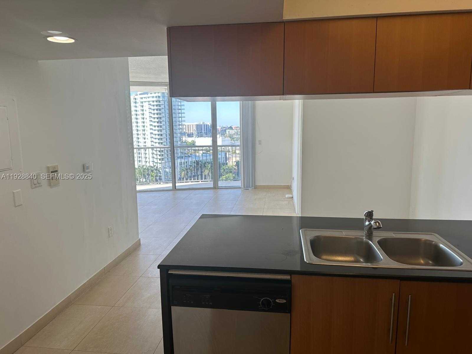 Small Image of 1750 NORTH BAYSHORE DR #1615, Miami Number 7