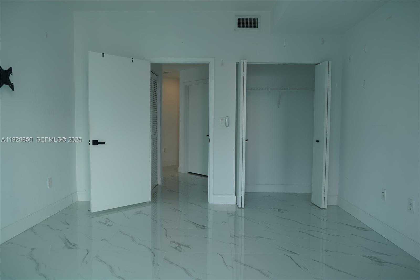 Small Image of 1111 SOUTH WEST 1ST AVE #3320-N, Miami Number 16