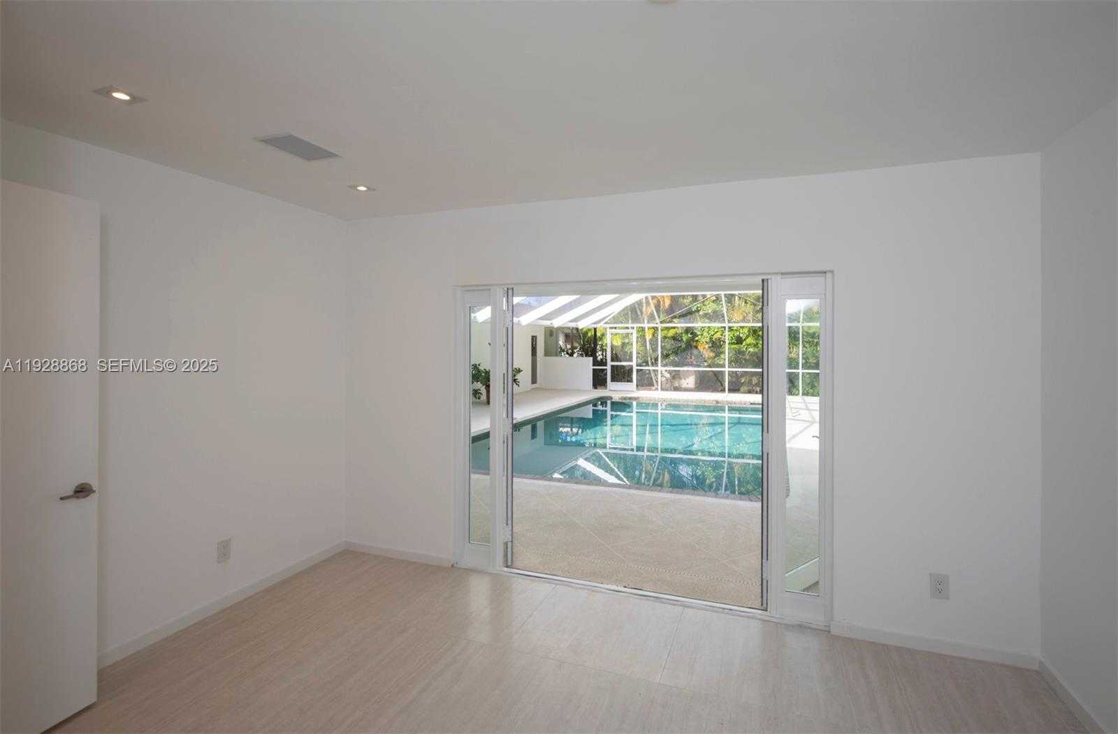 Small Image of 145 SOUTH PROSPECT DR, Coral Gables Number 21