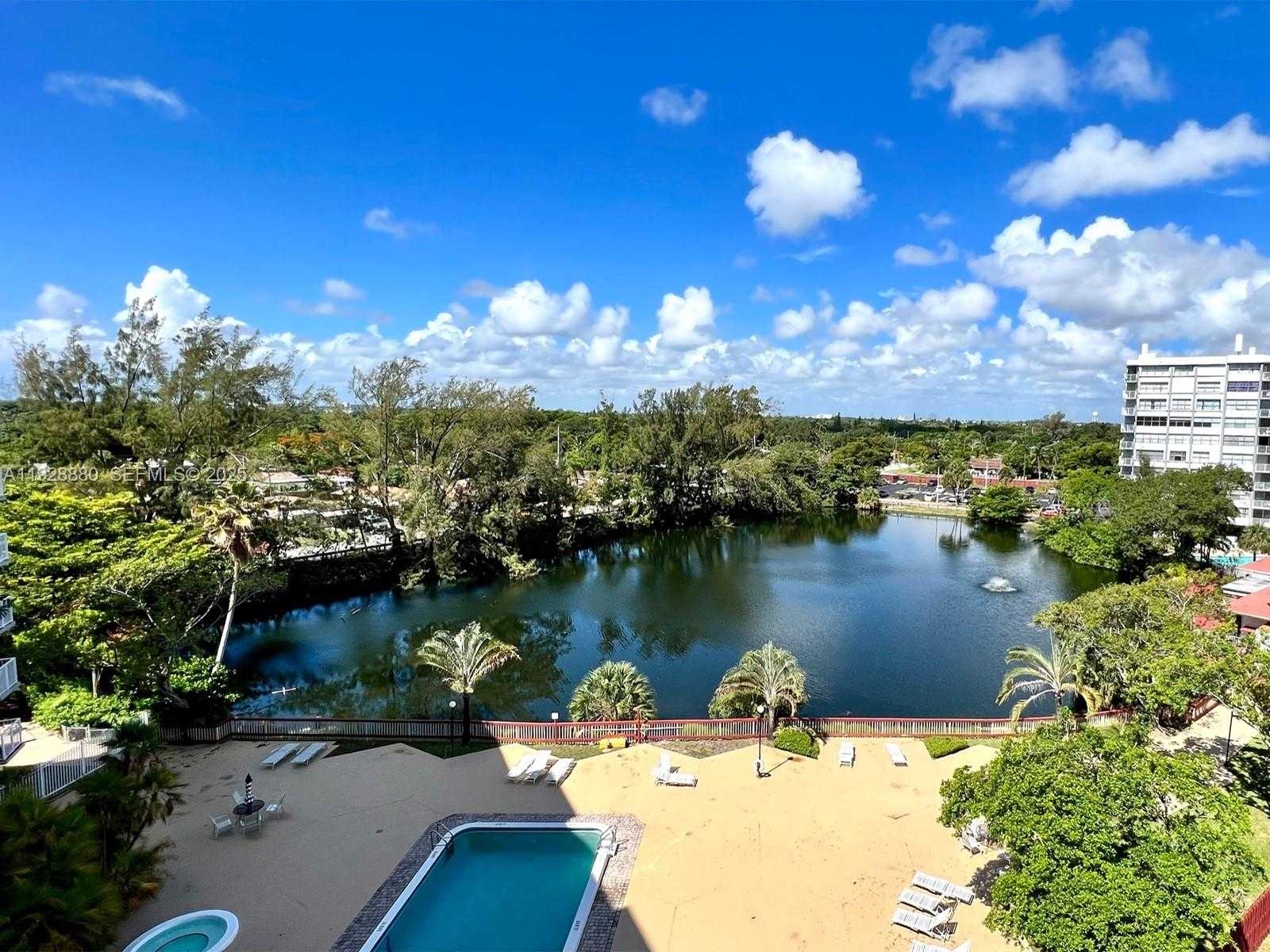 Small Image of 1300 NORTH EAST MIAMI GARDENS DR #711E, Miami Number 1