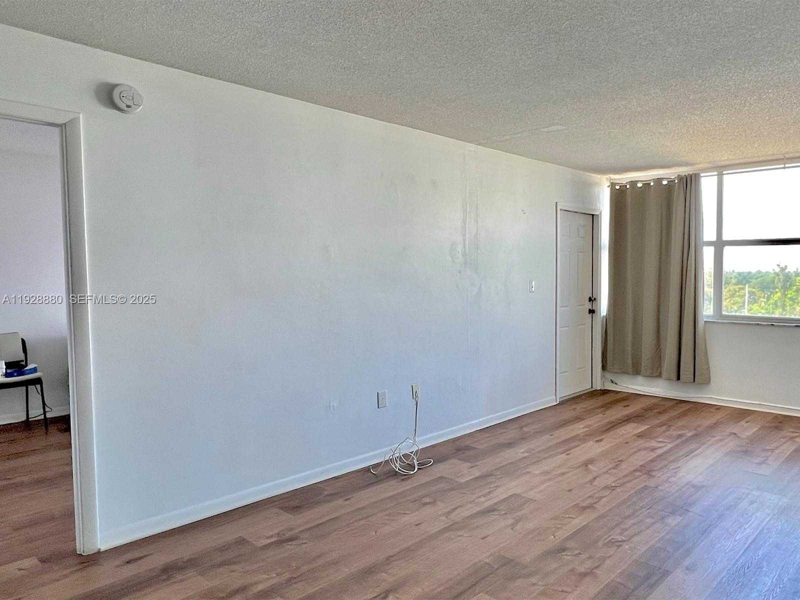 Small Image of 1300 NORTH EAST MIAMI GARDENS DR #711E, Miami Number 11