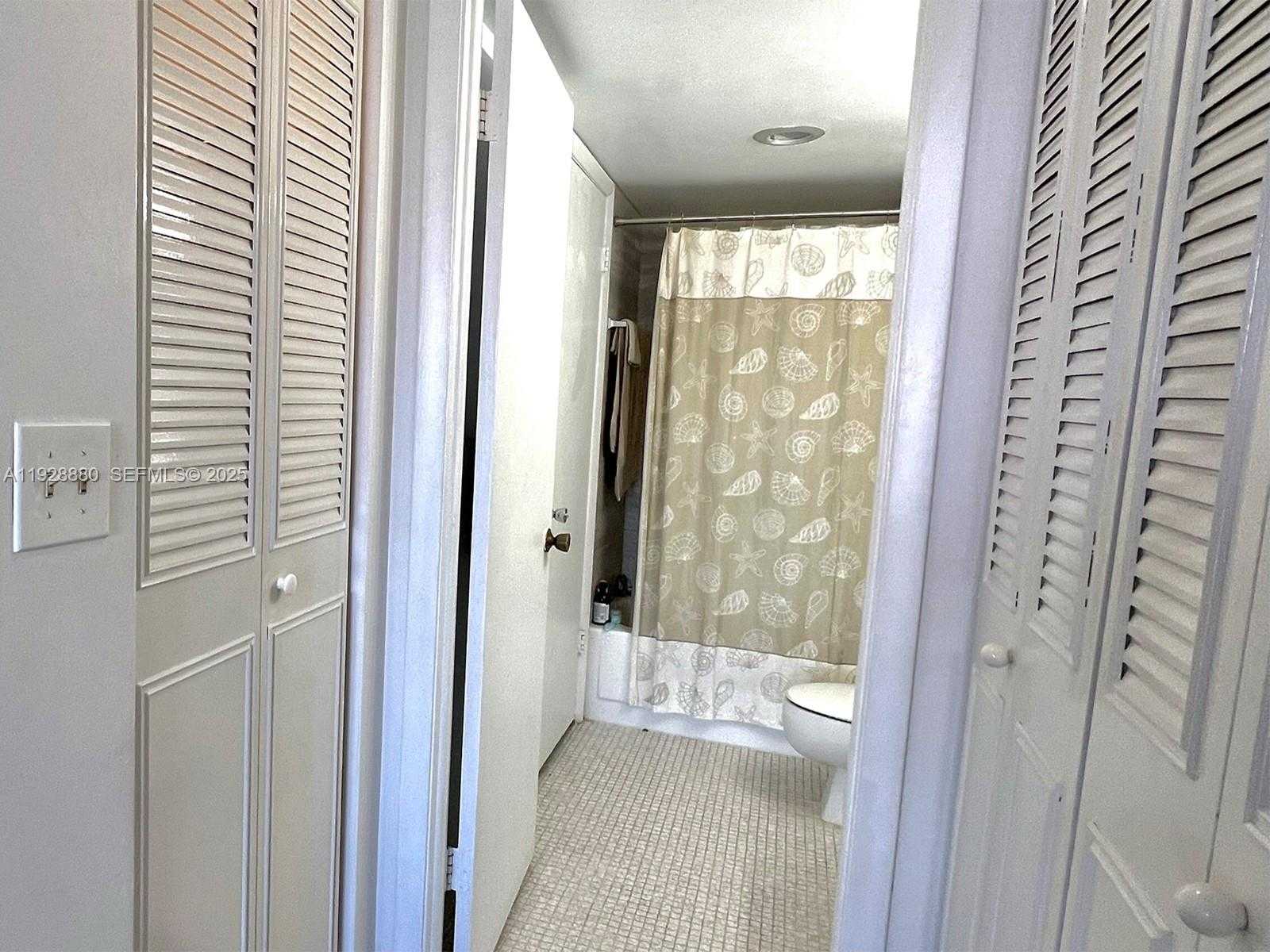 Small Image of 1300 NORTH EAST MIAMI GARDENS DR #711E, Miami Number 14