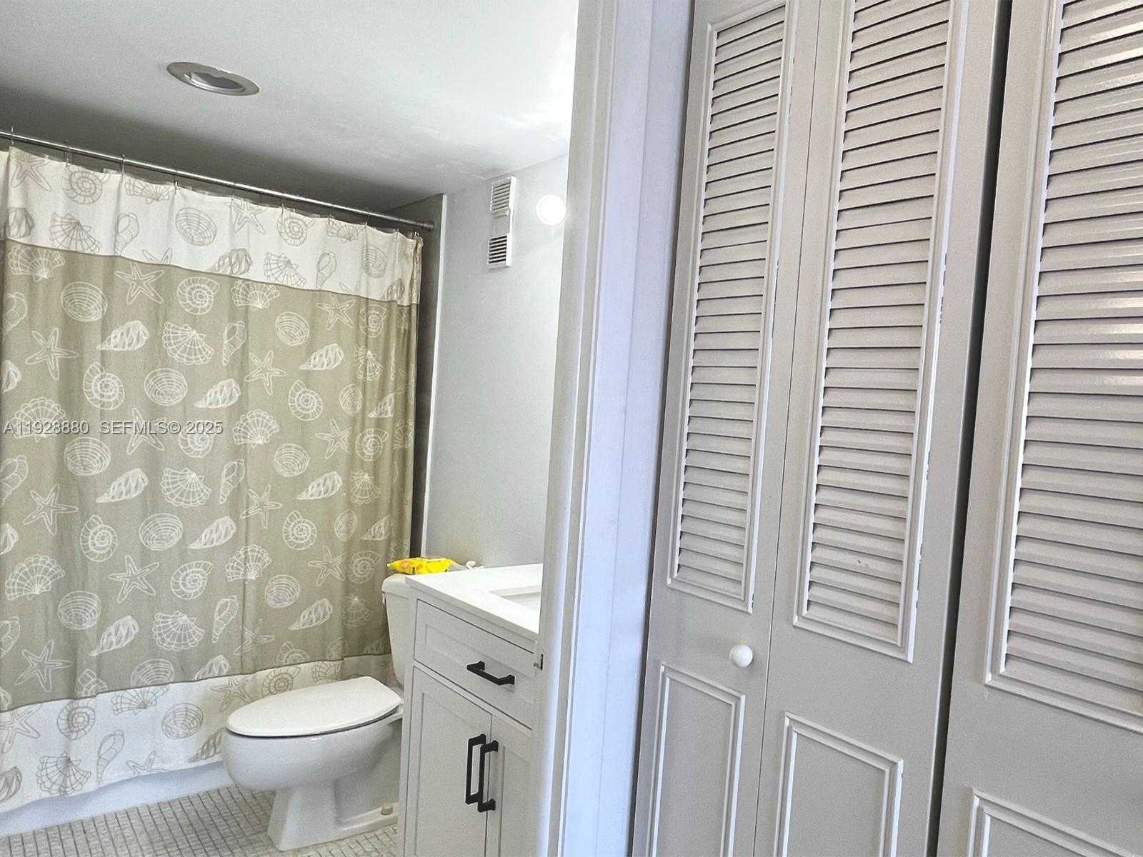 Small Image of 1300 NORTH EAST MIAMI GARDENS DR #711E, Miami Number 15