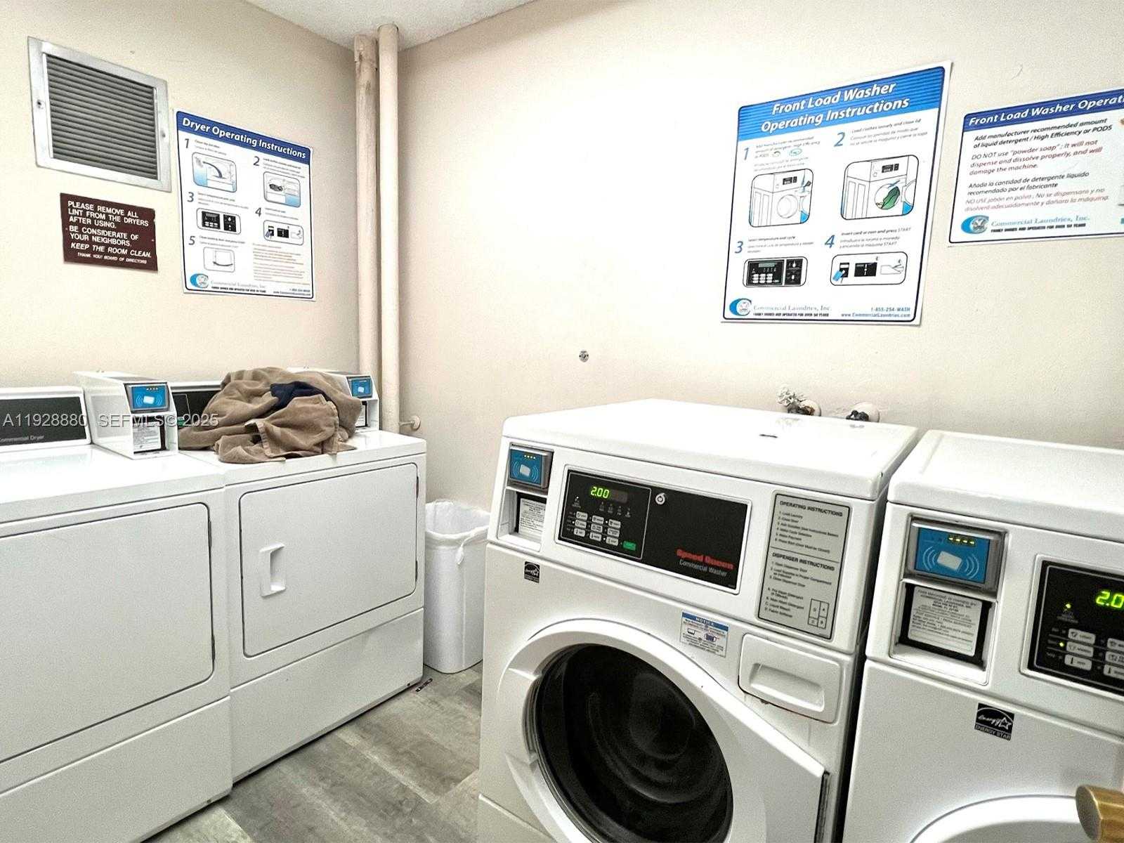 Small Image of 1300 NORTH EAST MIAMI GARDENS DR #711E, Miami Number 19