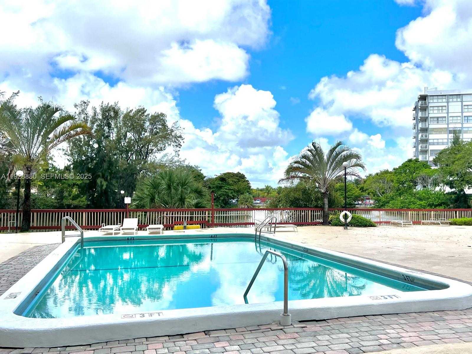 Small Image of 1300 NORTH EAST MIAMI GARDENS DR #711E, Miami Number 20