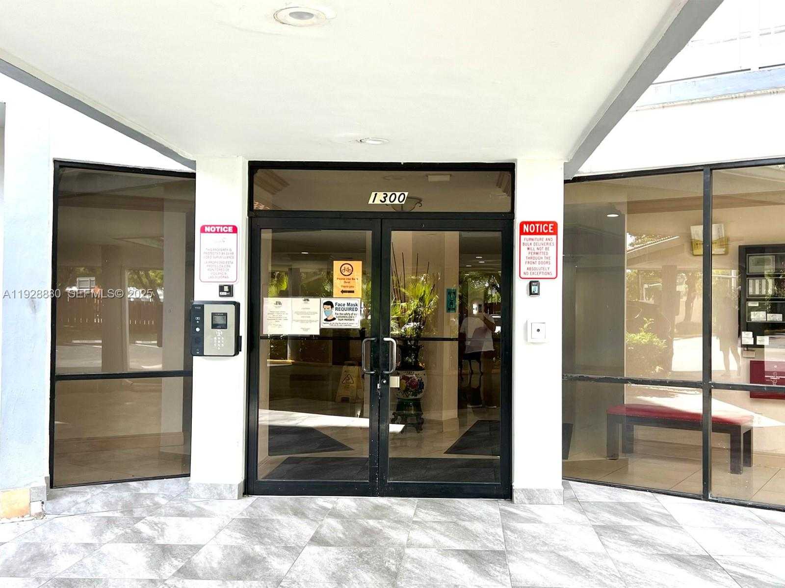 Small Image of 1300 NORTH EAST MIAMI GARDENS DR #711E, Miami Number 3