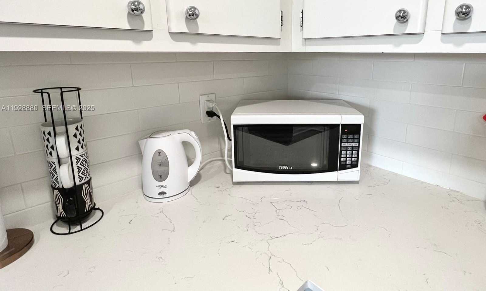 Small Image of 1300 NORTH EAST MIAMI GARDENS DR #711E, Miami Number 8