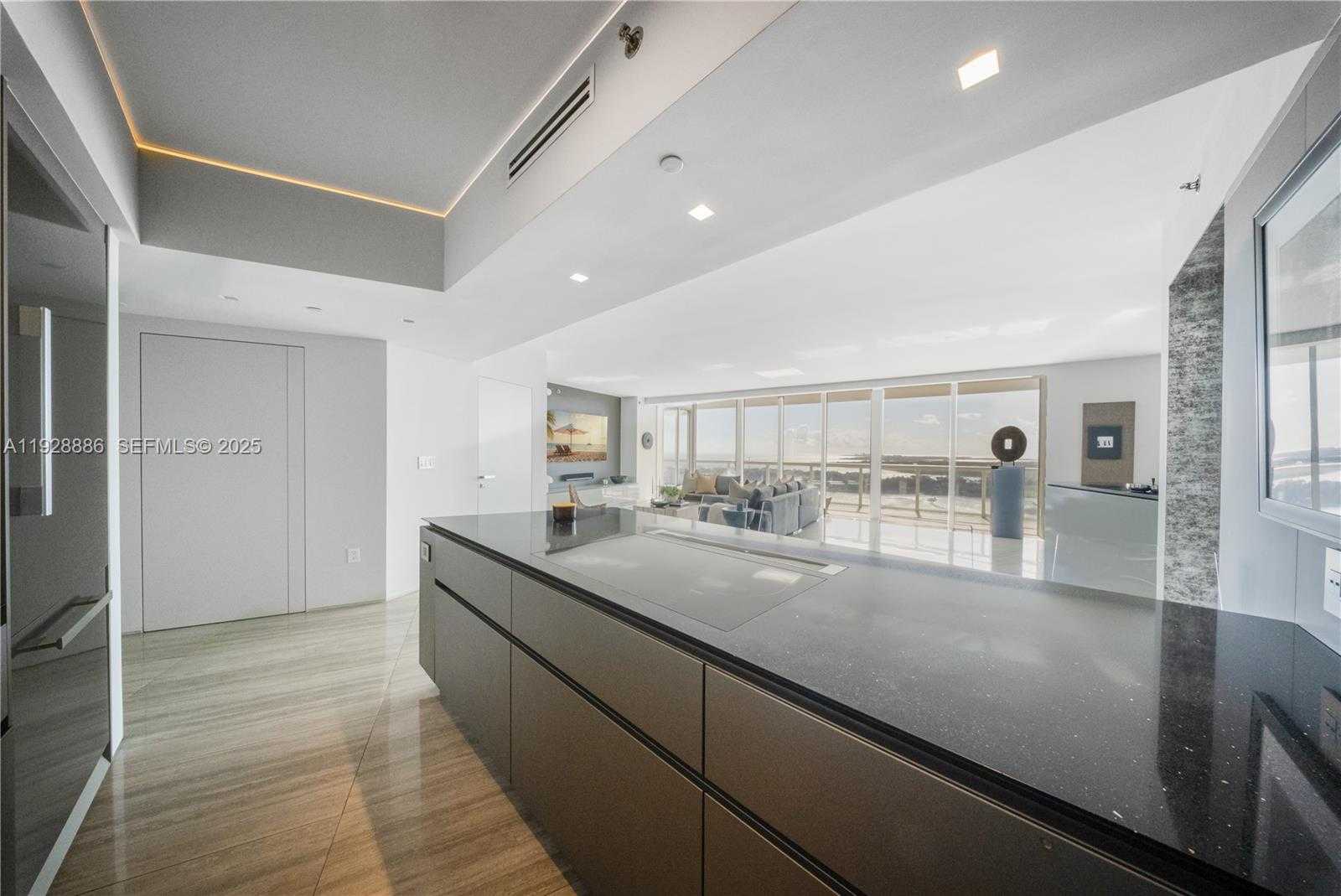 Small Image of 450 ALTON RD #3301, Miami Beach Number 15