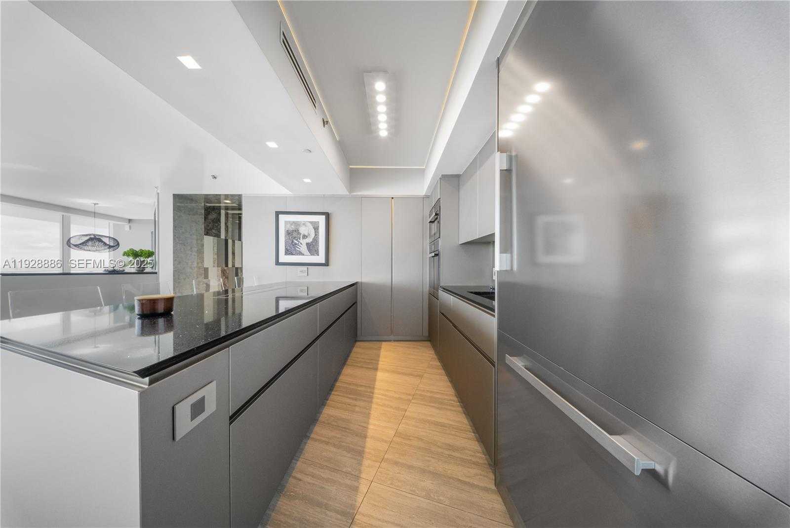 Small Image of 450 ALTON RD #3301, Miami Beach Number 16