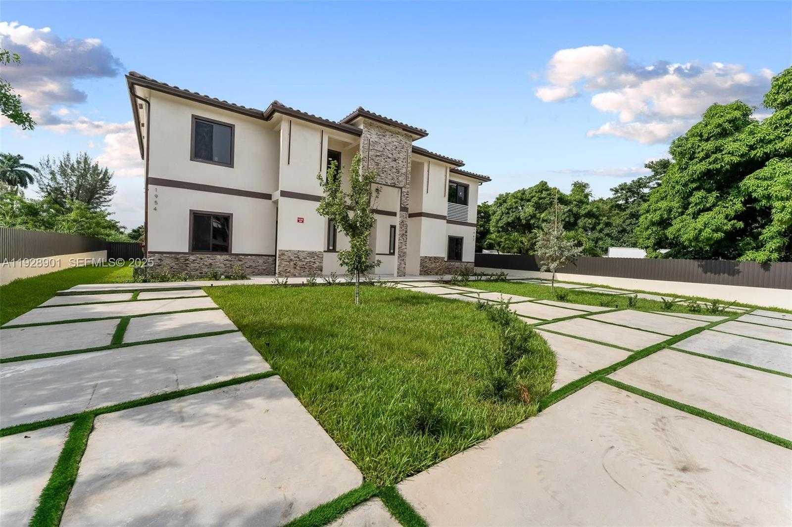 Small Image of 1962 NORTH WEST 107TH ST #1954, Miami Number 5