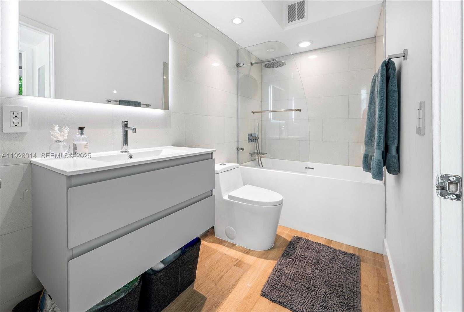 Imagen de Pequeño Objeto