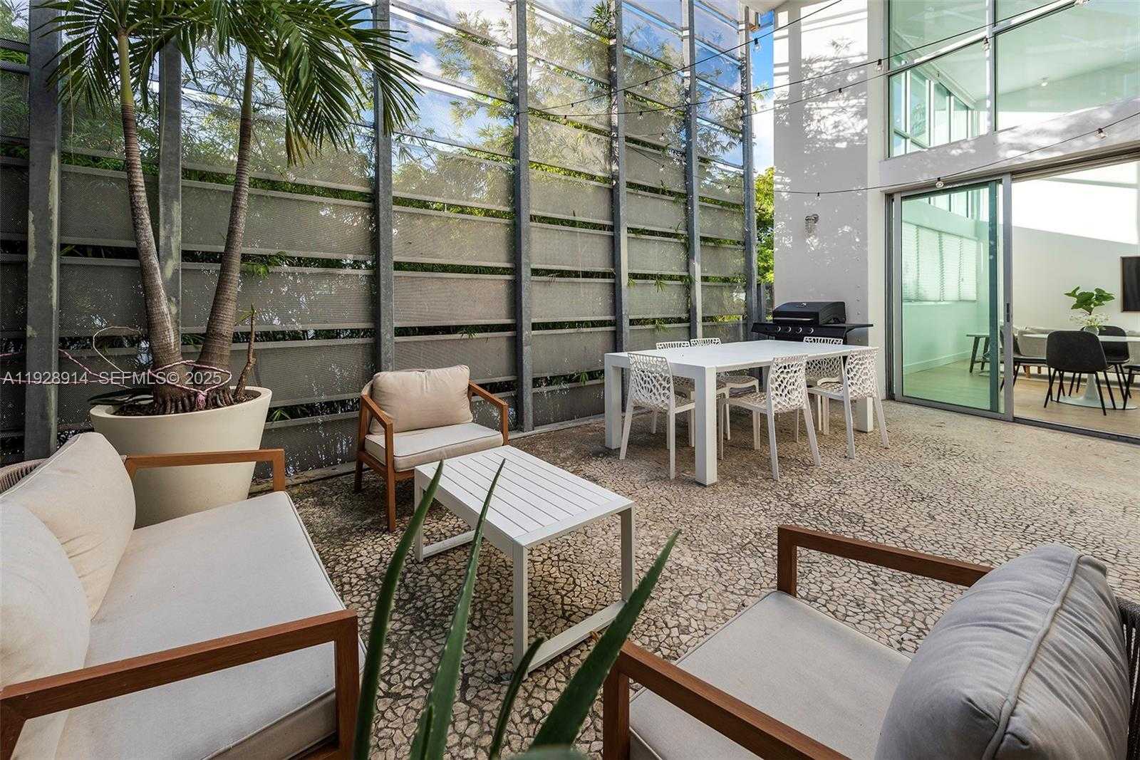 Imagen de Pequeño Objeto