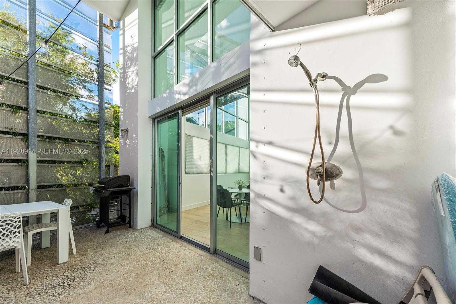 Imagen de Pequeño Objeto