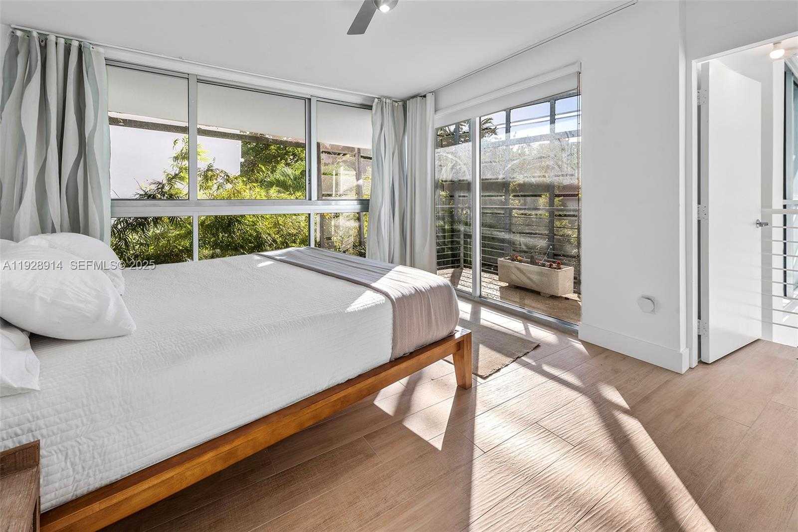 Imagen de Pequeño Objeto