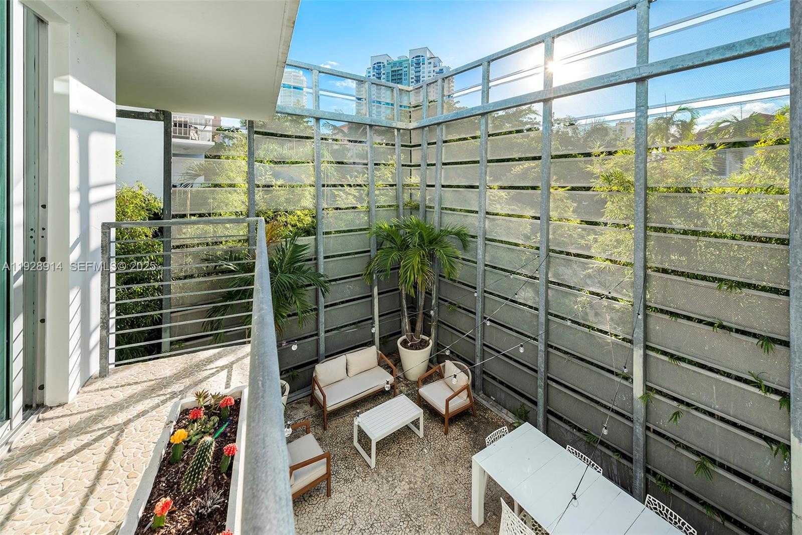 Imagen de Pequeño Objeto