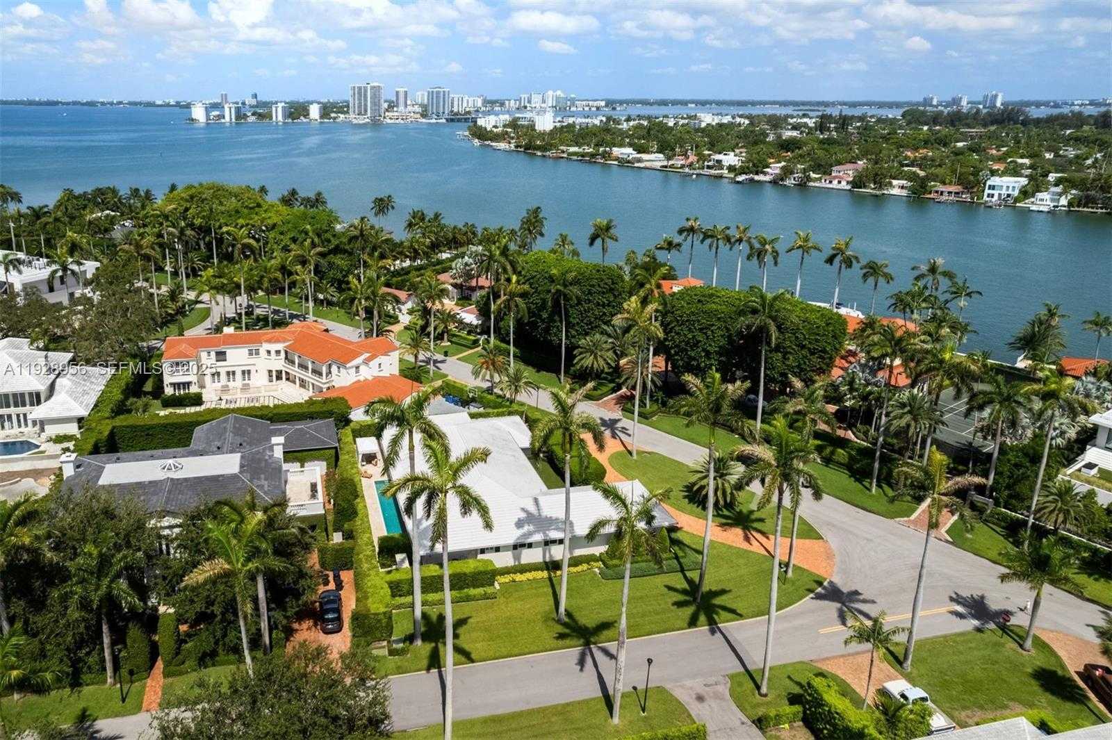 Small Image of 55 LA GORCE CIR, Miami Beach Number 4