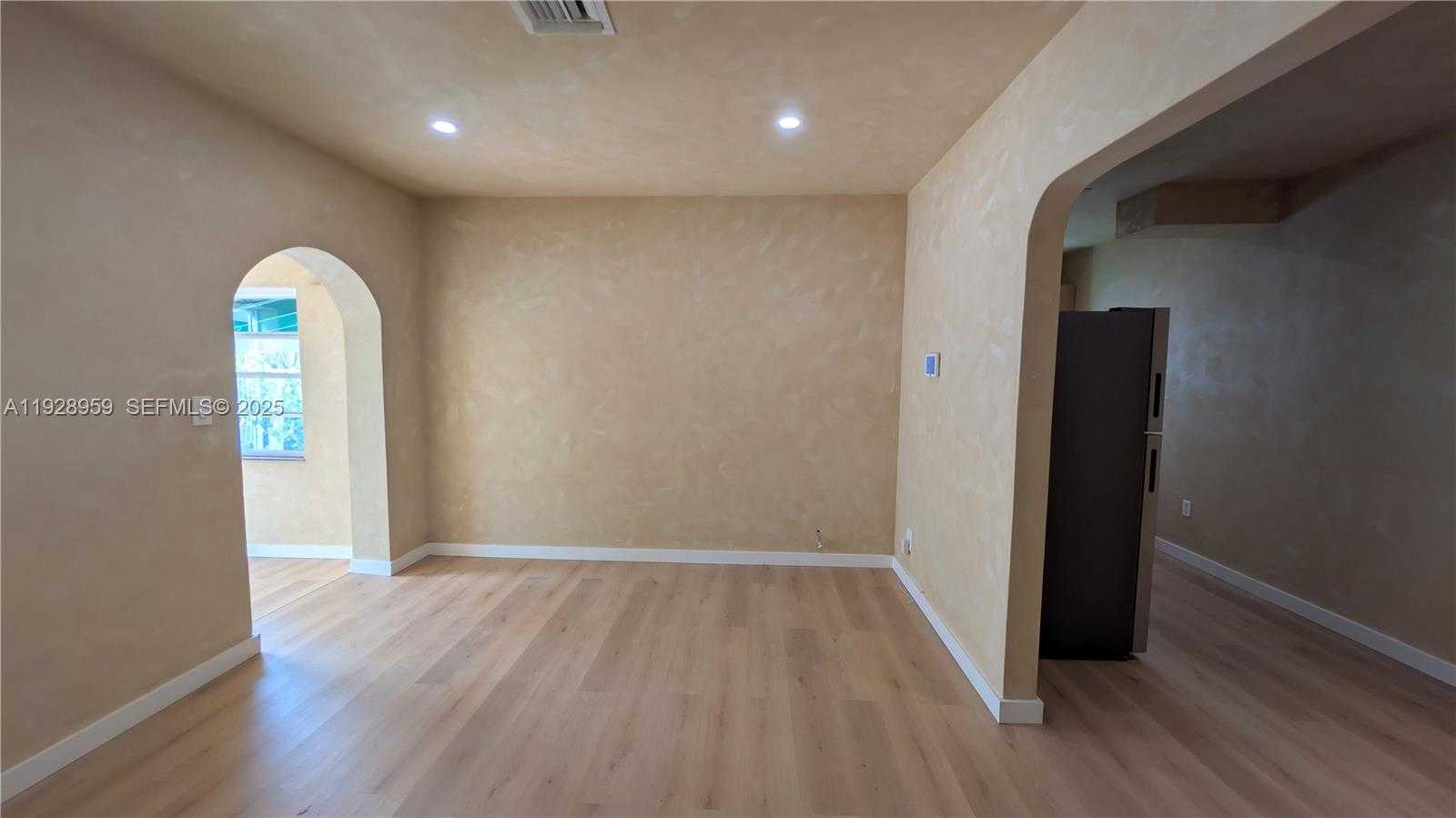 Imagen de Pequeño Objeto