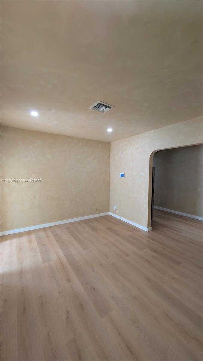 Imagen de Pequeño Objeto