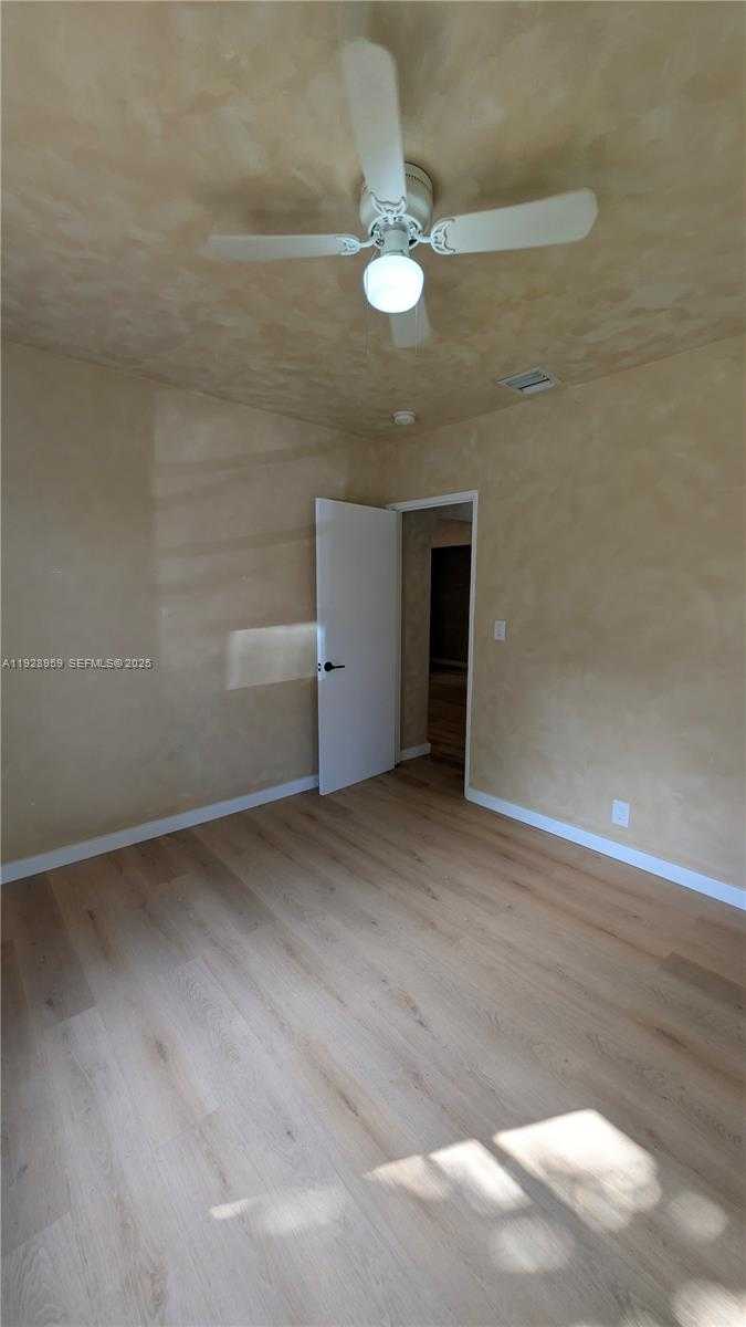 Imagen de Pequeño Objeto