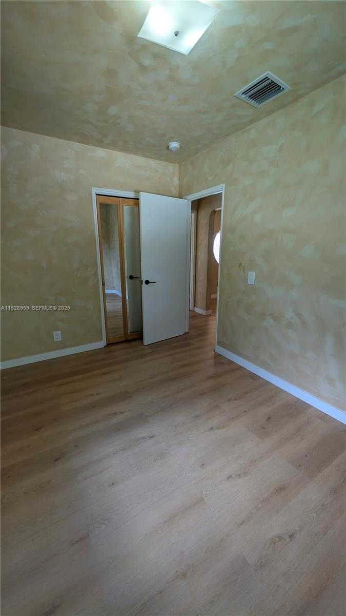 Imagen de Pequeño Objeto