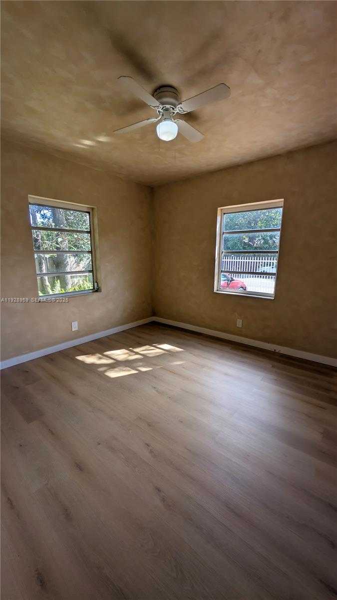 Imagen de Pequeño Objeto