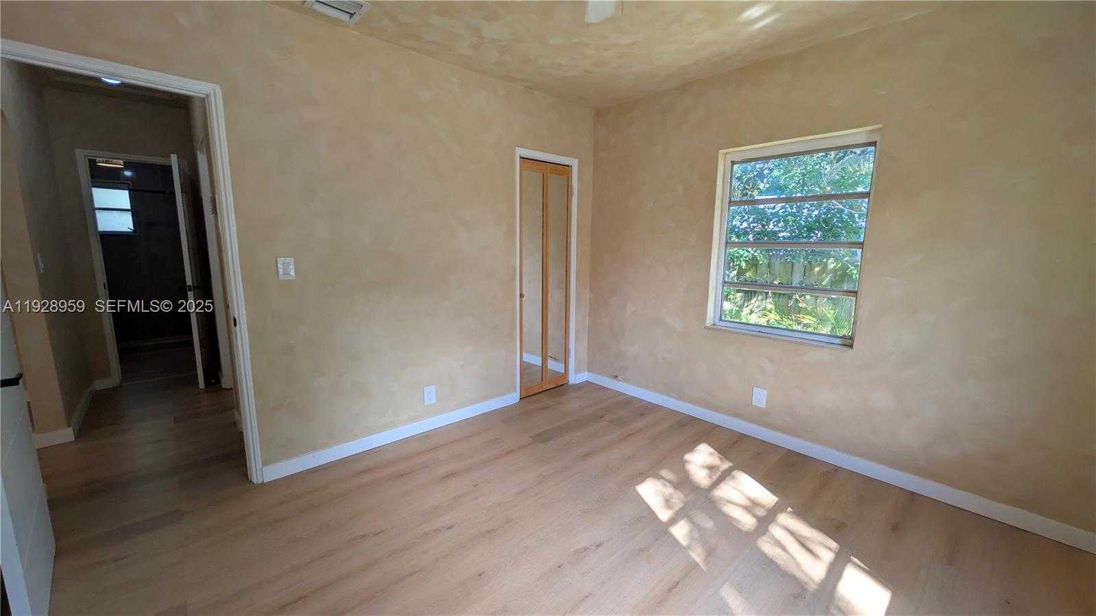 Imagen de Pequeño Objeto