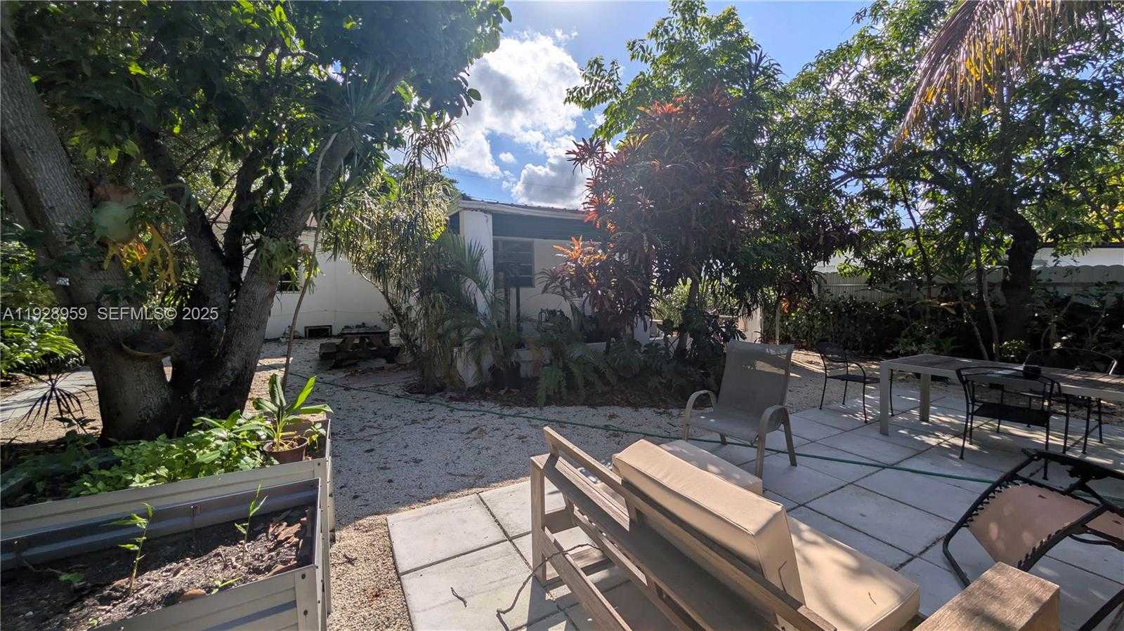 Imagen de Pequeño Objeto