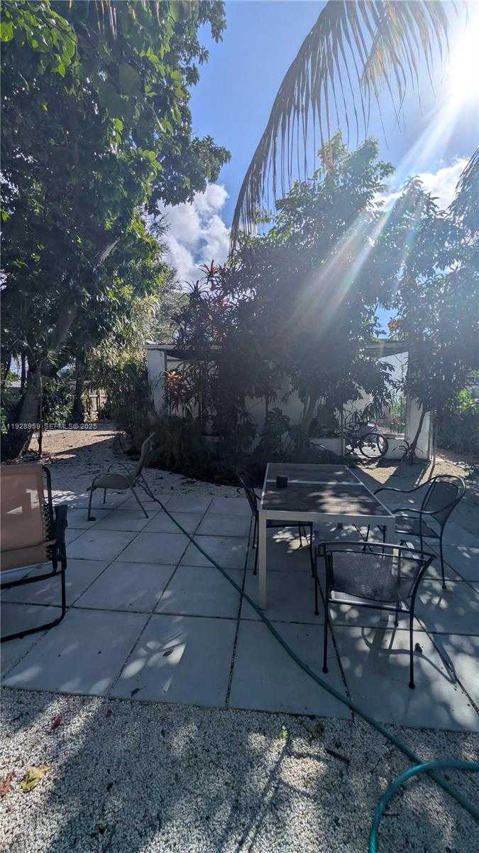 Imagen de Pequeño Objeto