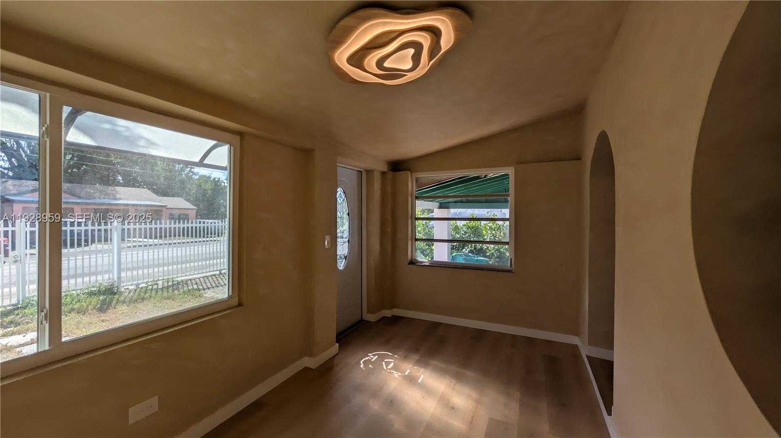 Imagen de Pequeño Objeto