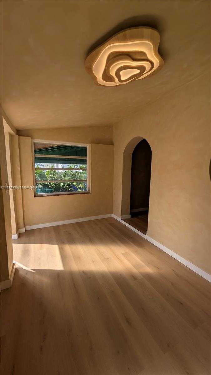 Imagen de Pequeño Objeto