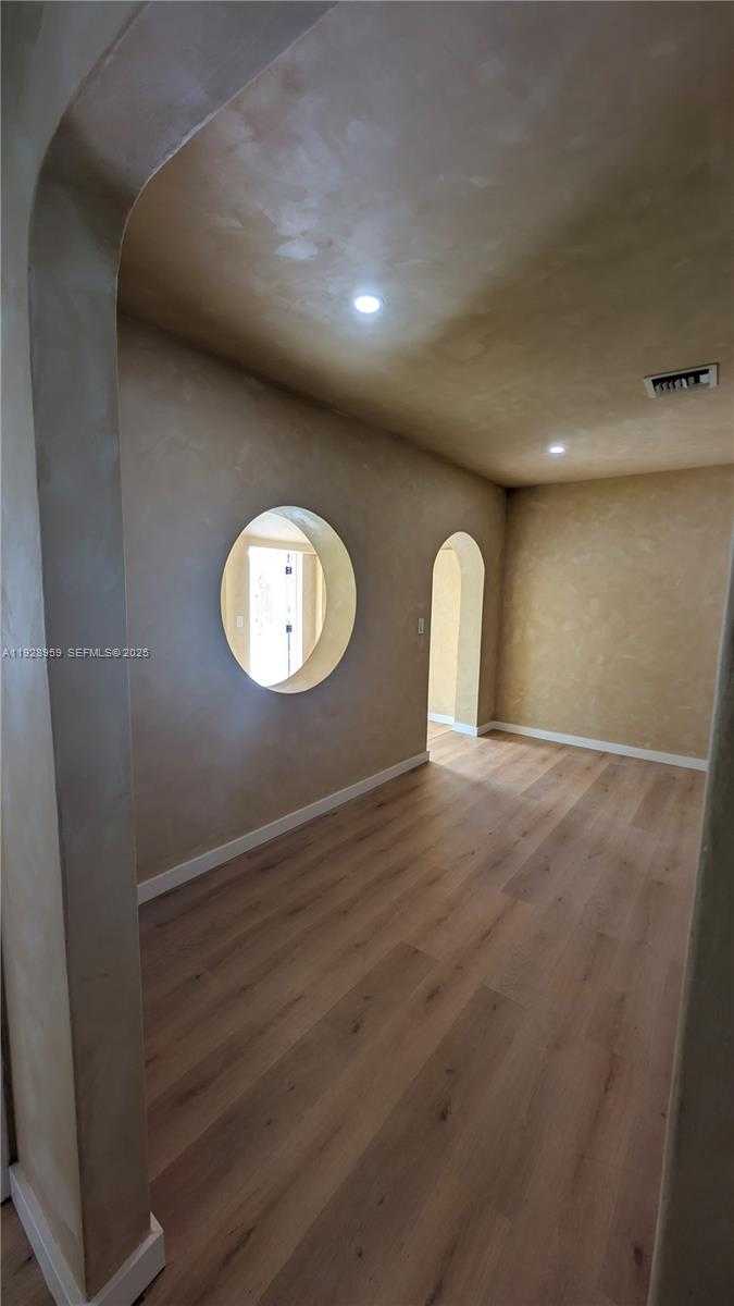 Imagen de Pequeño Objeto