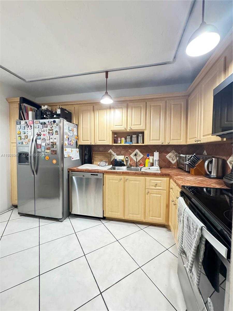 Small Image of 20100 WEST COUNTRY CLUB DR #1606, Aventura Number 3