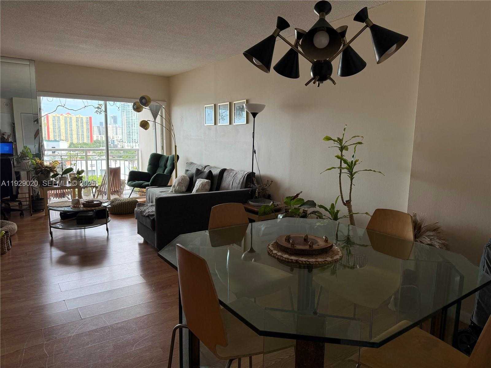 Small Image of 400 KINGS POINT DR #1214, Sunny Isles Beach Number 3
