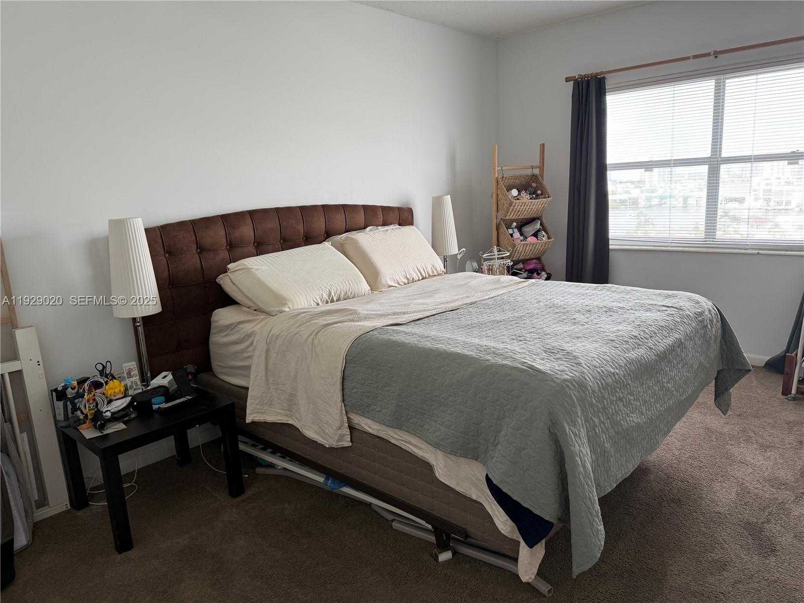 Small Image of 400 KINGS POINT DR #1214, Sunny Isles Beach Number 4