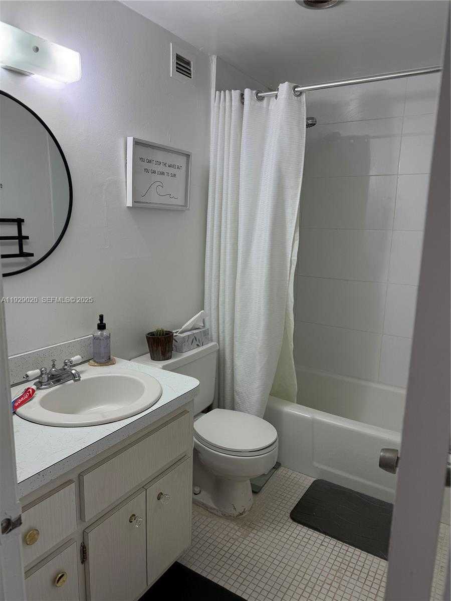 Small Image of 400 KINGS POINT DR #1214, Sunny Isles Beach Number 6