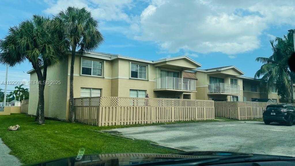 Small Image of 4420 NORTH WEST 79TH AVE #2F, Doral Number 1