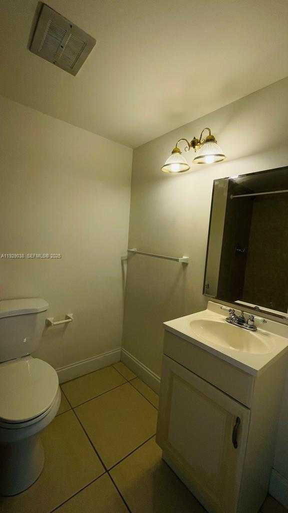 Small Image of 4420 NORTH WEST 79TH AVE #2F, Doral Number 11