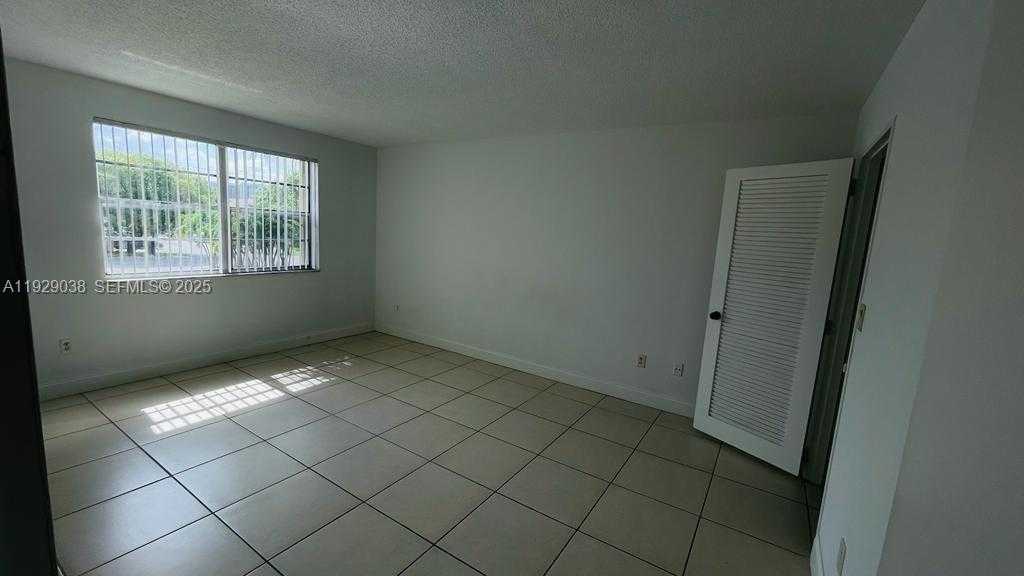 Small Image of 4420 NORTH WEST 79TH AVE #2F, Doral Number 7