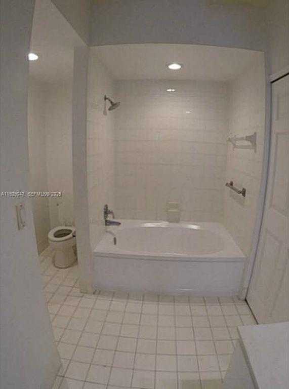 Small Image of Aventura Number 13