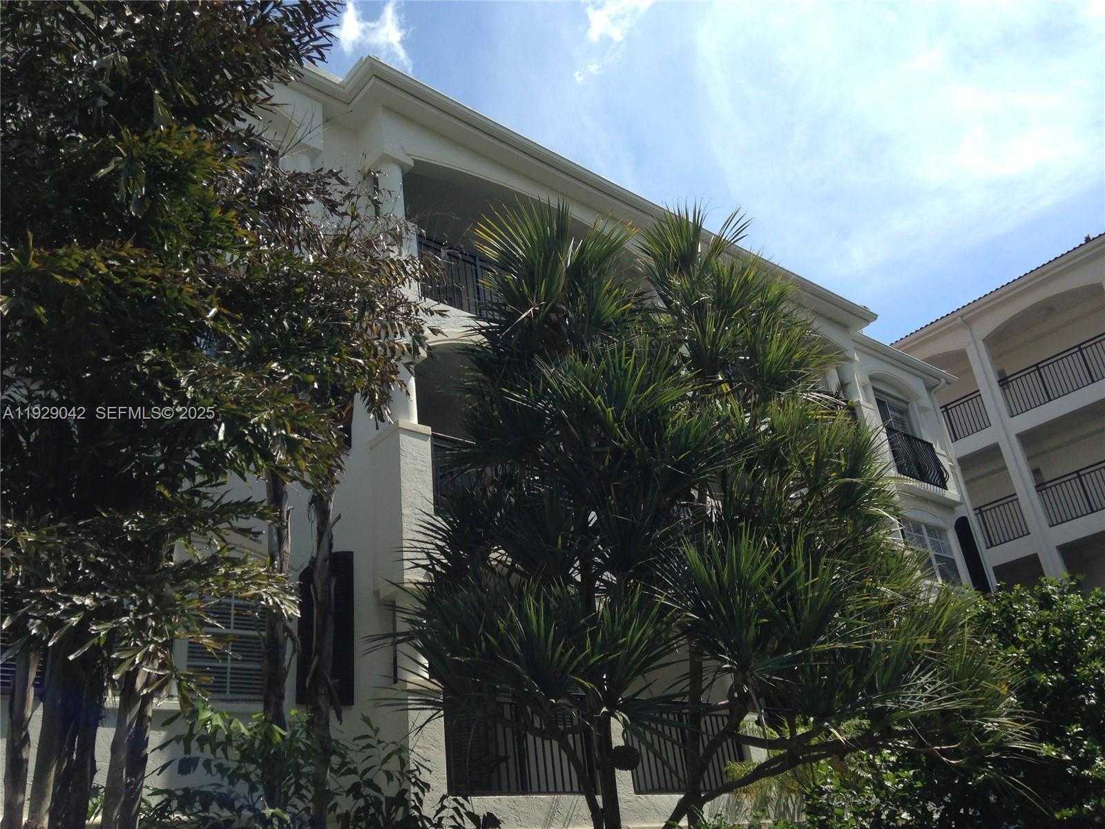 Small Image of Aventura Number 20