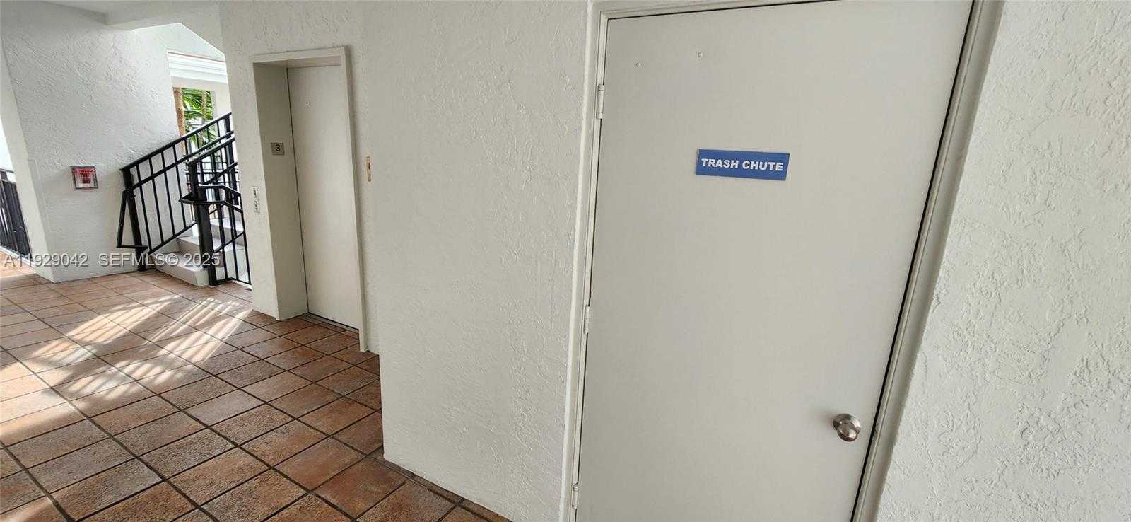 Small Image of Aventura Number 40