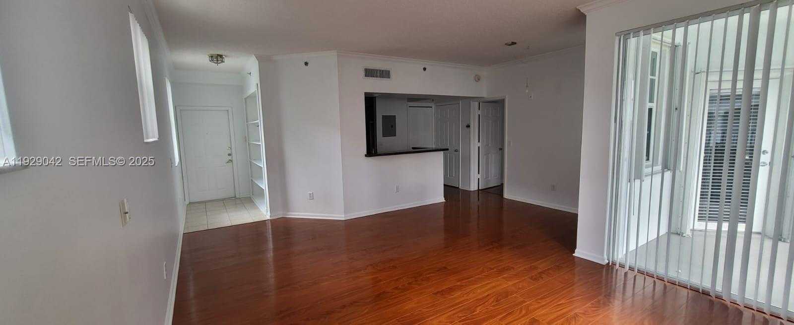 Small Image of Aventura Number 7