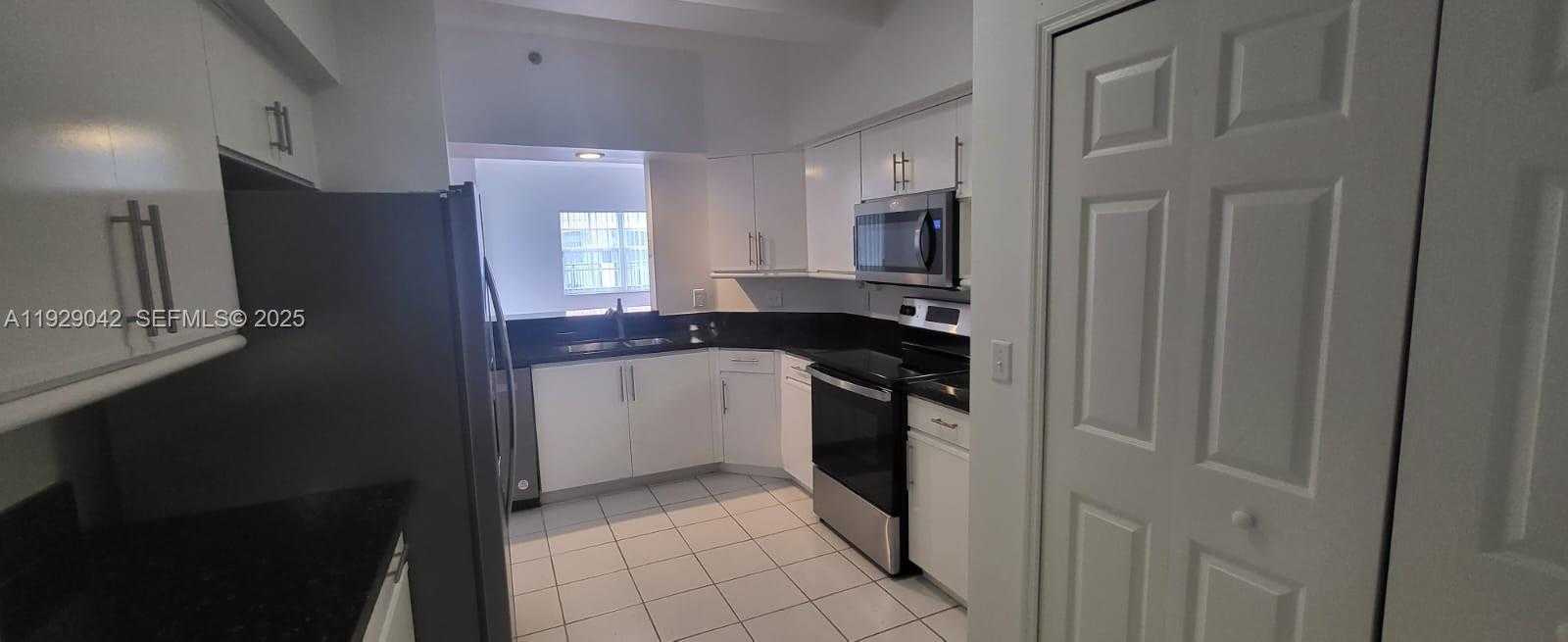 Small Image of Aventura Number 9