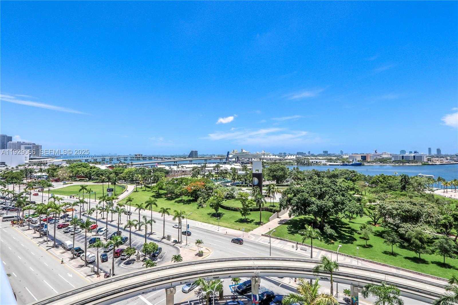 Small Image of 50 BISCAYNE BLVD #503, Miami Number 13