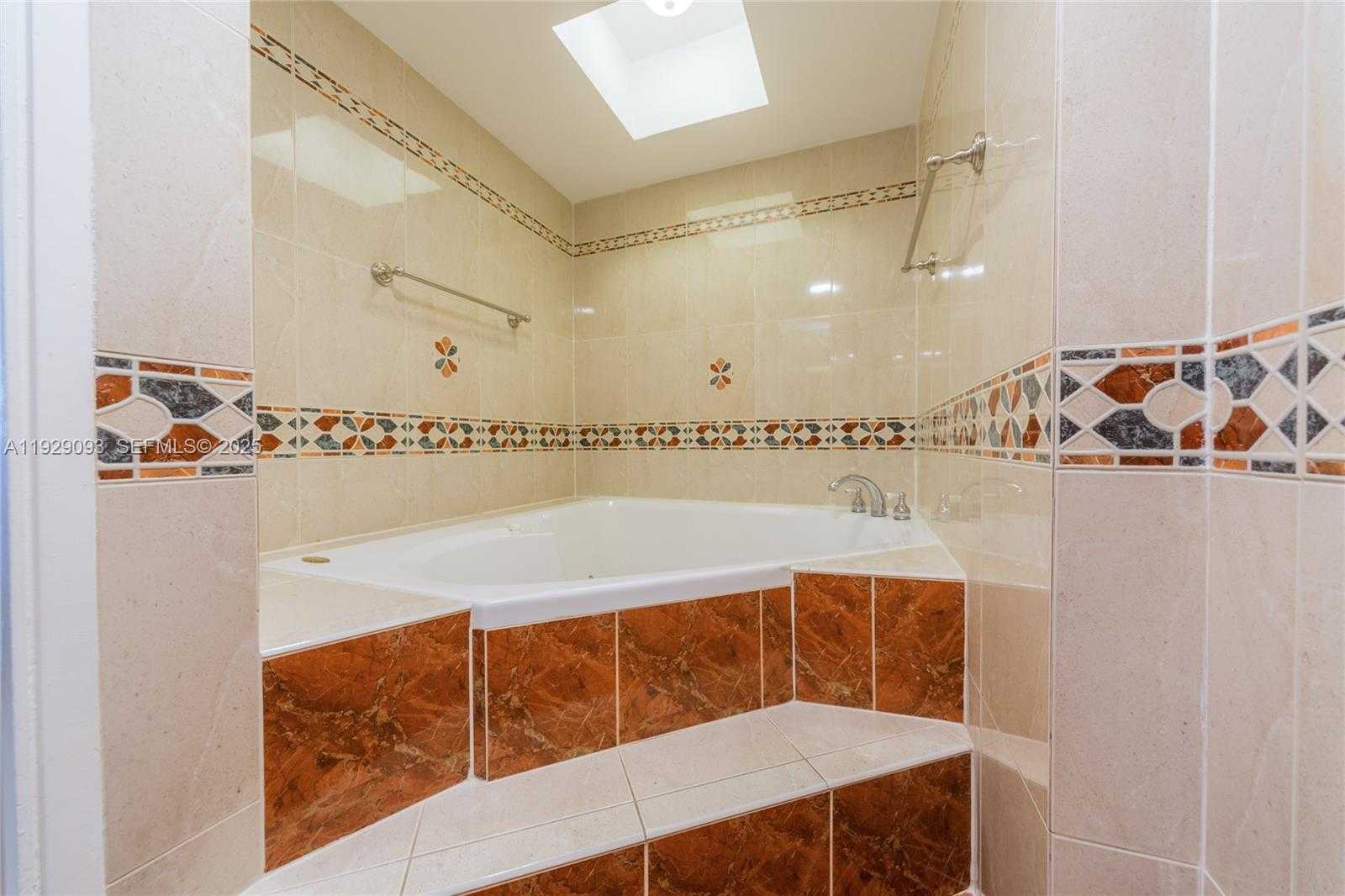 Small Image of 121 CRANDON BL #248, Key Biscayne Number 17